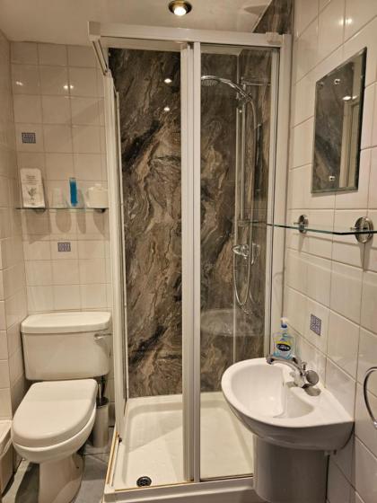 Smiths Guest House - image 17
