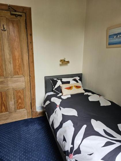 Smiths Guest House - image 25