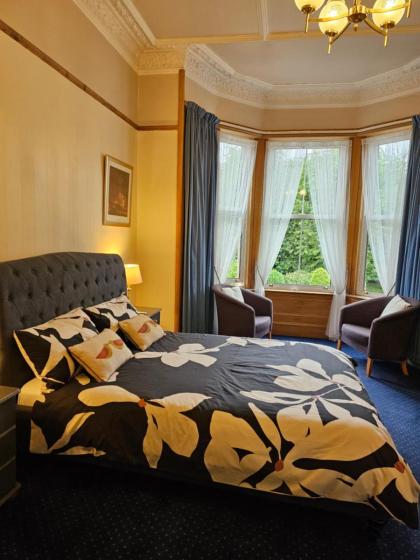 Smiths Guest House - image 4