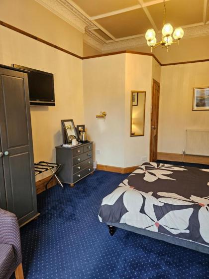 Smiths Guest House - image 8