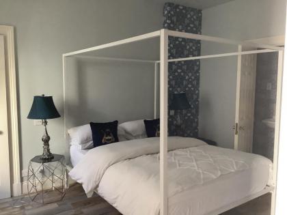 A Room in the City - West - image 2