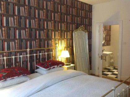 A Room in the City - West - image 8