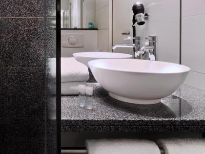Motel One Edinburgh-Princes - image 4