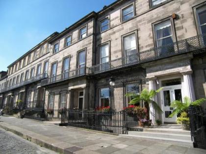 Regent Terrace Central and Charming Quiet - image 1