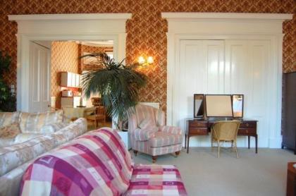 Regent Terrace Central and Charming Quiet - image 11