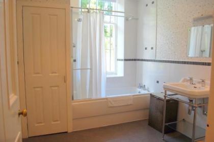 Regent Terrace Central and Charming Quiet - image 15