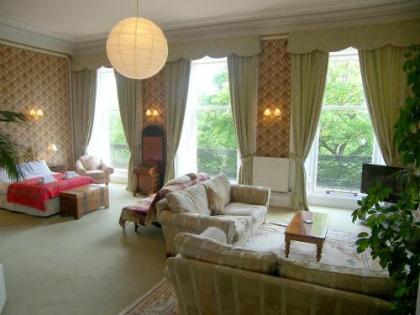 Regent Terrace Central and Charming Quiet - image 3