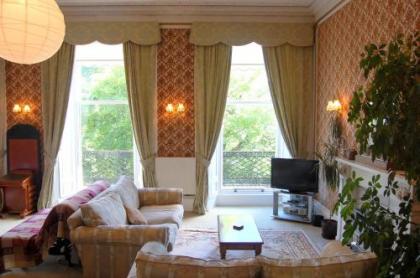 Regent Terrace Central and Charming Quiet - image 5