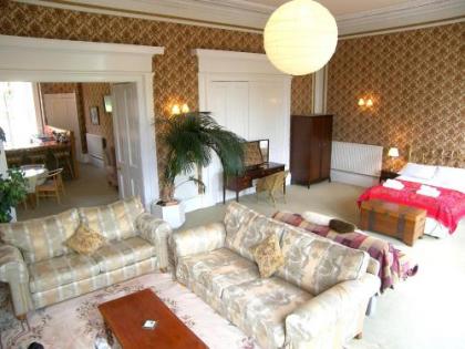 Regent Terrace Central and Charming Quiet - image 8