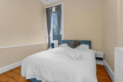 Edinburgh City Centre Jasmine Apartment -SLEEPS 7 - image 11