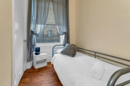 Edinburgh City Centre Jasmine Apartment -SLEEPS 7 - image 15