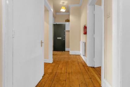 Edinburgh City Centre Jasmine Apartment -SLEEPS 7 - image 29
