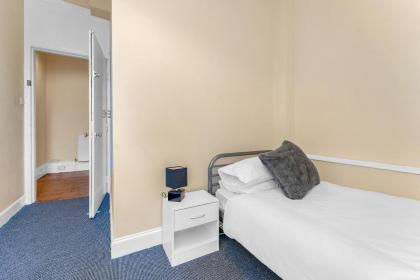 Edinburgh City Centre Jasmine Apartment -SLEEPS 7 - image 9