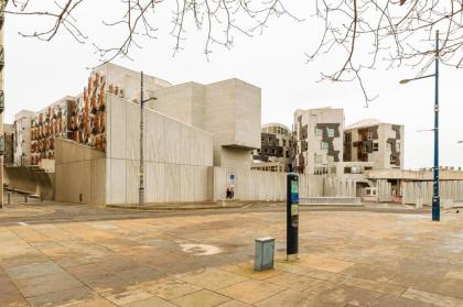 Edinburgh City Centre Hamza Apartment - image 2