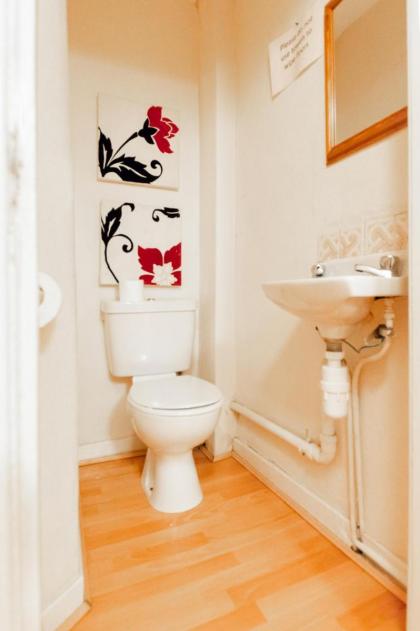 Edinburgh City Centre Hamza Apartment - image 20