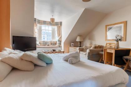 Tony Asga - Tony's Apartment HEART OF EDINBURGH CITY CENTRE sleeps 2 - image 2