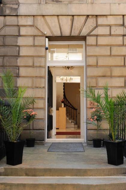 Edinburgh City Suites - image 1