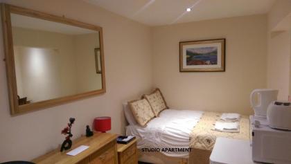 Edinburgh City Suites - image 10