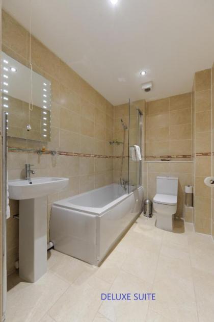 Edinburgh City Suites - image 11