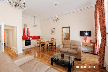 Edinburgh City Suites - image 12