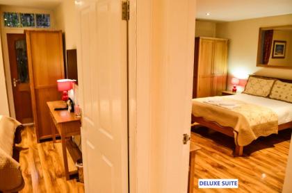 Edinburgh City Suites - image 13