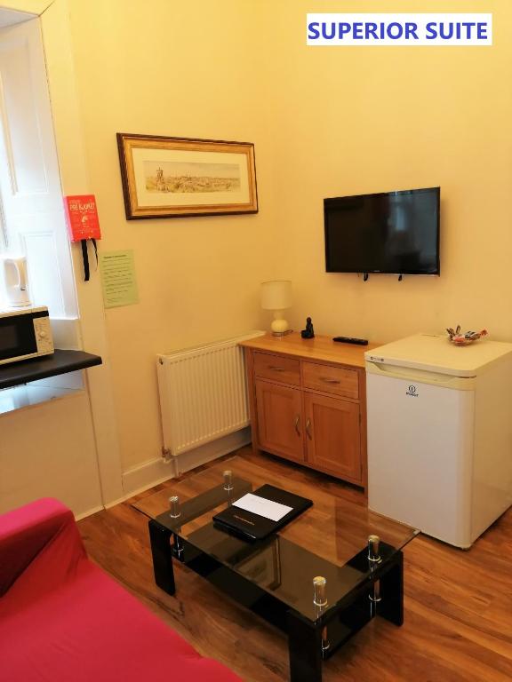 Edinburgh City Suites - image 3