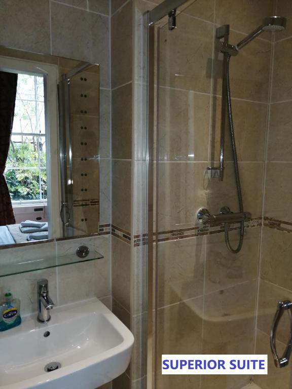Edinburgh City Suites - image 6