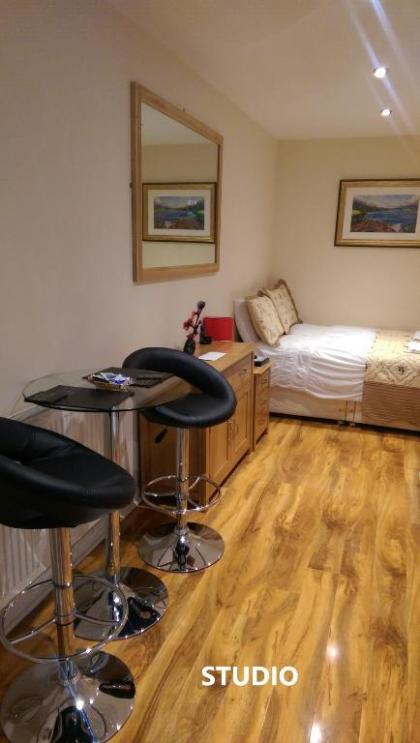 Edinburgh City Suites - image 9