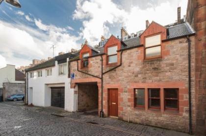 City Retreat Edinburgh ApartHotels - image 5