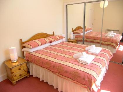 Royal Mile Edinburgh - 2 Bedroom Apartment - image 5