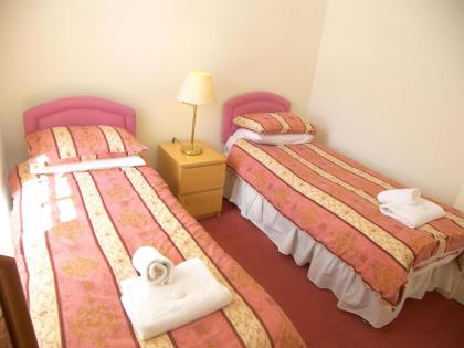 Royal Mile Edinburgh - 2 Bedroom Apartment - image 6