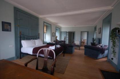 High St Flat - image 1