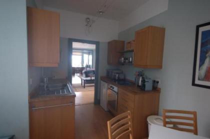 High St Flat - image 10