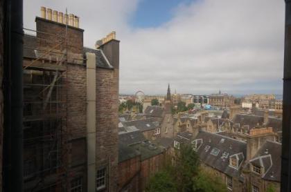 High St Flat - image 11