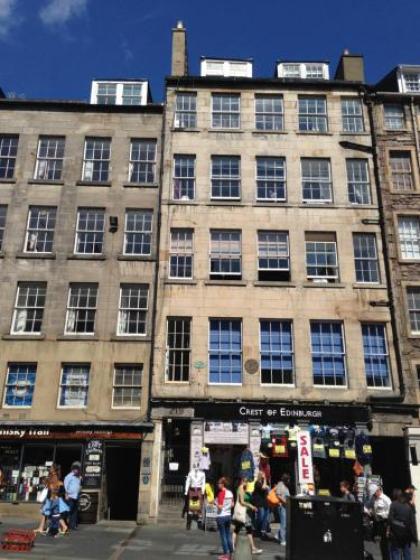 High St Flat - image 18