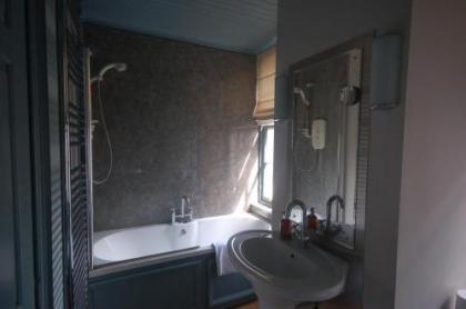 High St Flat - image 4