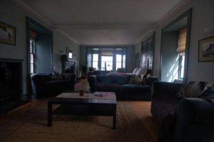 High St Flat - image 5