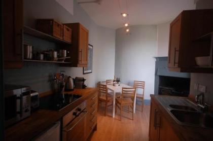 High St Flat - image 6