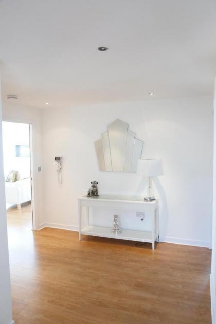 Edinburgh Waterfront Apartments - image 13