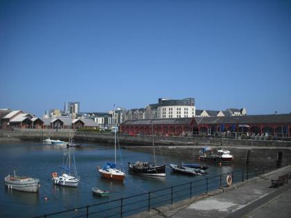 Edinburgh Waterfront Apartments - image 20