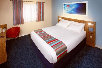 Travelodge Edinburgh Dreghorn - image 10