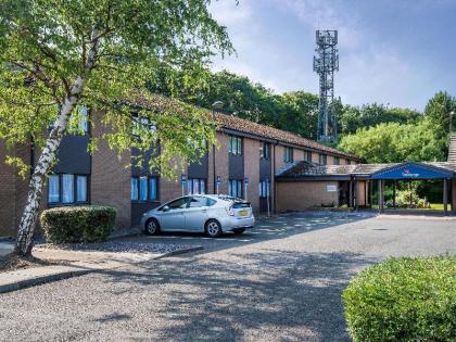 Travelodge Edinburgh Dreghorn - image 4