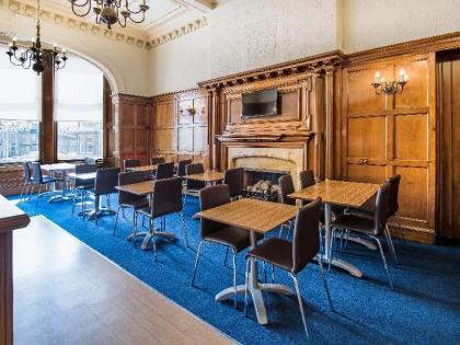 Travelodge Edinburgh Haymarket - image 3