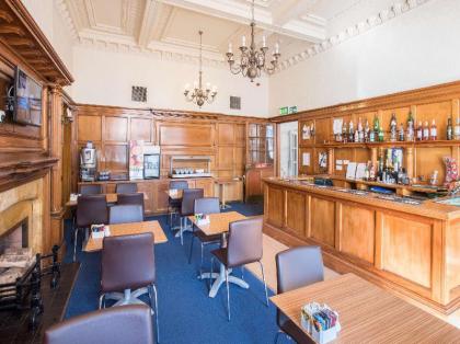 Travelodge Edinburgh Haymarket - image 7