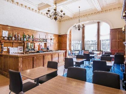 Travelodge Edinburgh Haymarket - image 8