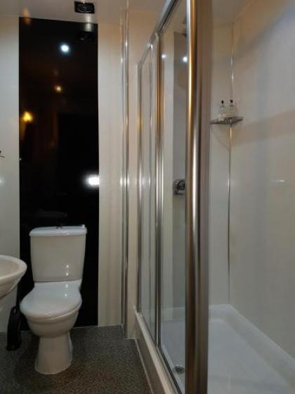 Lauderville guest house - image 14