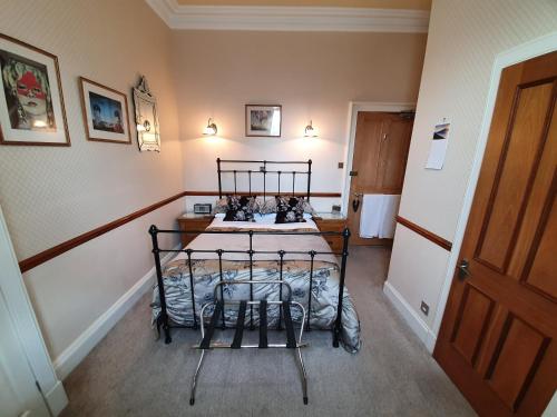 Lauderville guest house - image 4