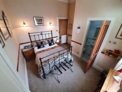 Lauderville guest house - image 6