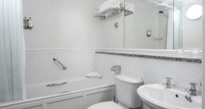 Sonder Royal Garden Apartments - image 9