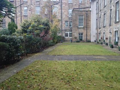 Sonder Royal Garden Apartments - image 14